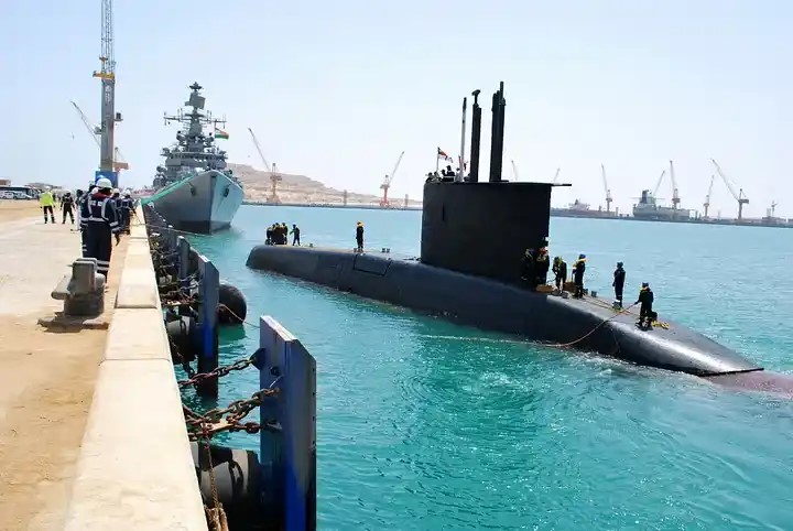 Shishumar Class Submarine (D)